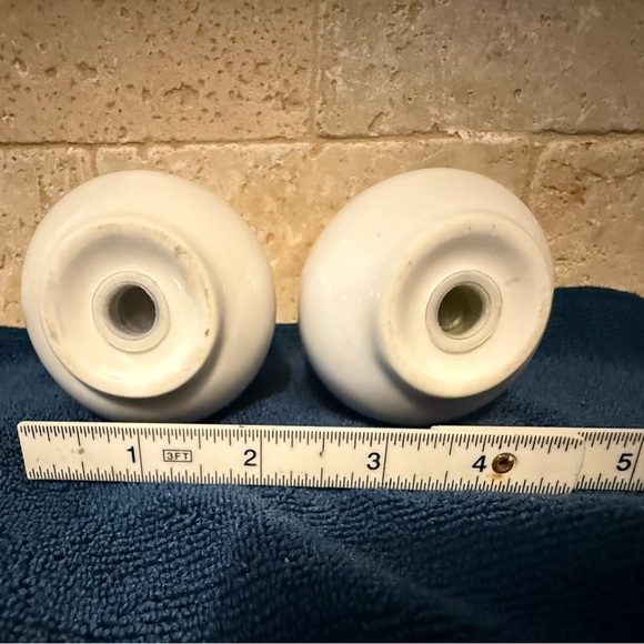 Athena Ariel by ONEIDA Salt and Pepper Shaker. Vintage, discontinued item. - Picture 4 of 4